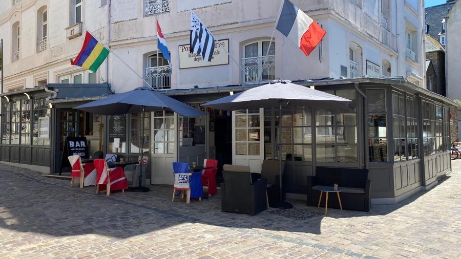 Vue extérieure de l'Hôtel Pierre Logis à Saint-Malo Intra-Muros